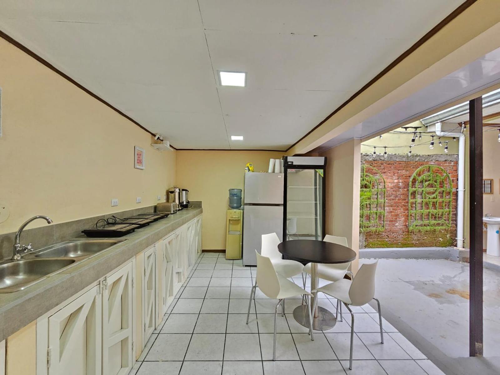 Hostel La Cali Inn San Jose  Bagian luar foto