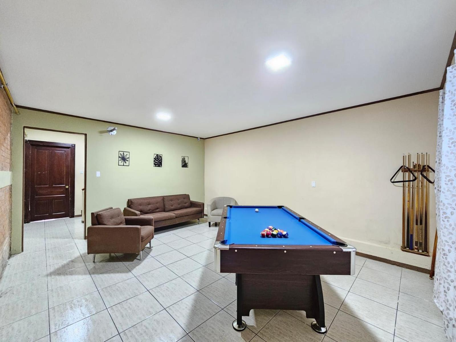 Hostel La Cali Inn San Jose  Bagian luar foto