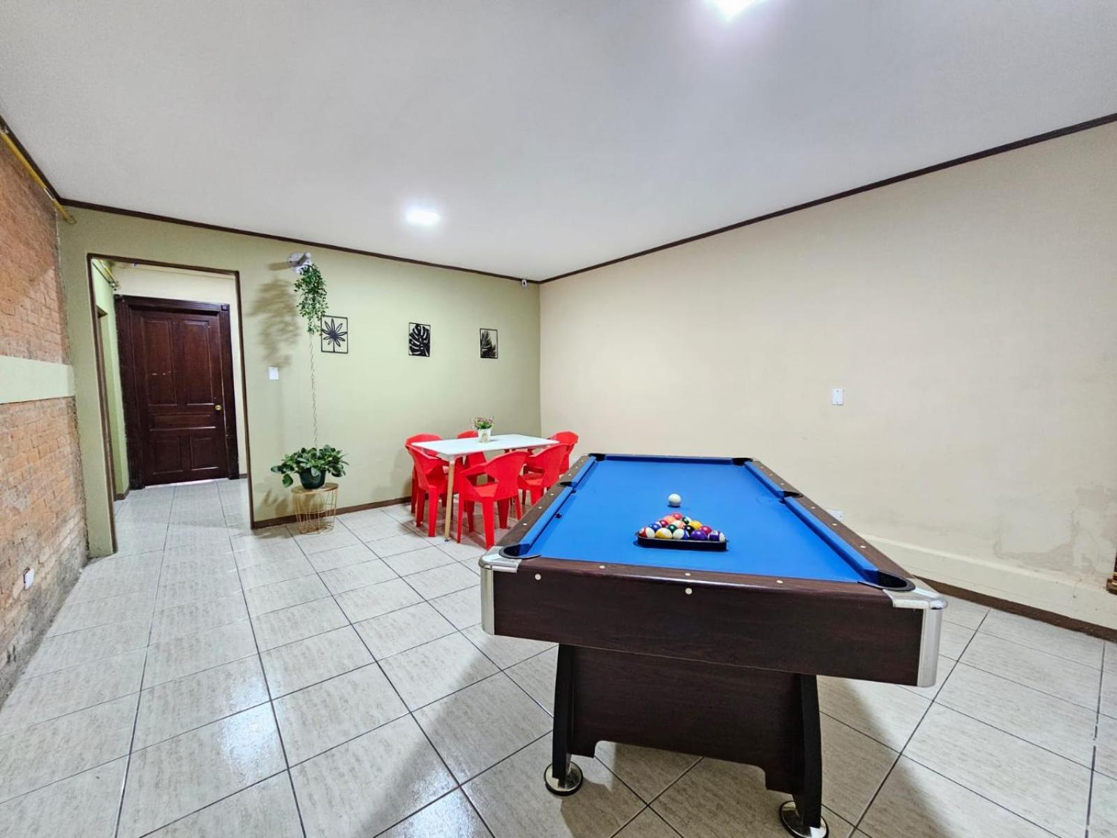 Hostel La Cali Inn San Jose  Bagian luar foto
