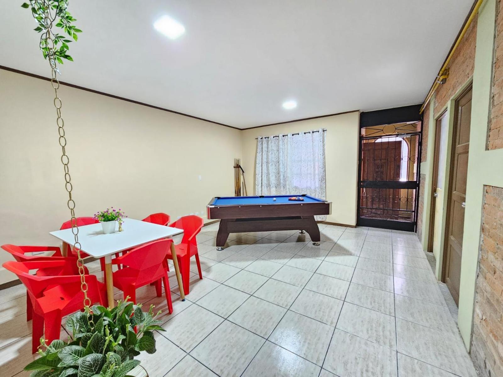 Hostel La Cali Inn San Jose  Bagian luar foto